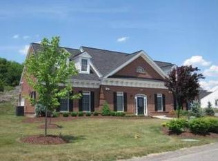 2102 Croghan Dr, Carnegie, PA 15106