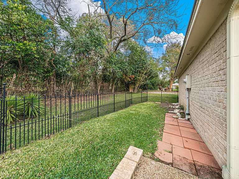 35099 Heatherstone Cir — Photo 44