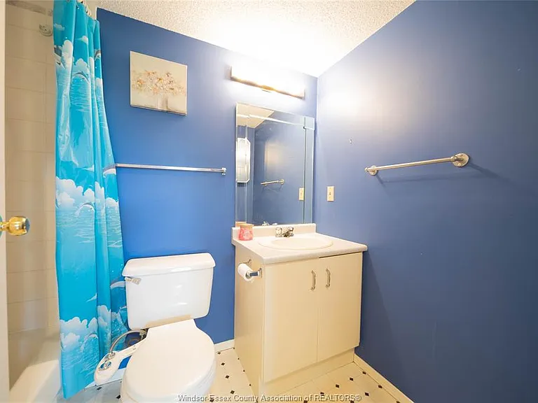 2922 Rivard Ave #211 — Photo 25