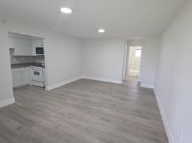 7612 Pembroke Rd, Hollywood, FL