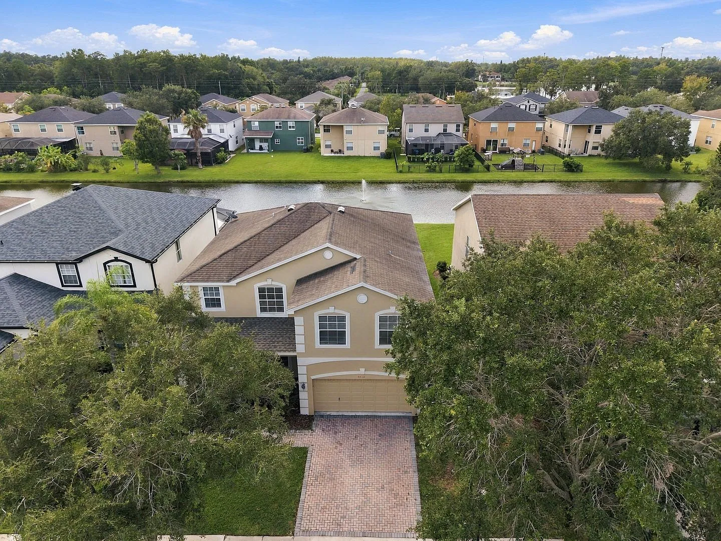 Beautiful 4 bedroom/3 bathroom Home — Photo 4