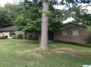 2113 Chadburn Dr SW, Huntsville, AL 35803