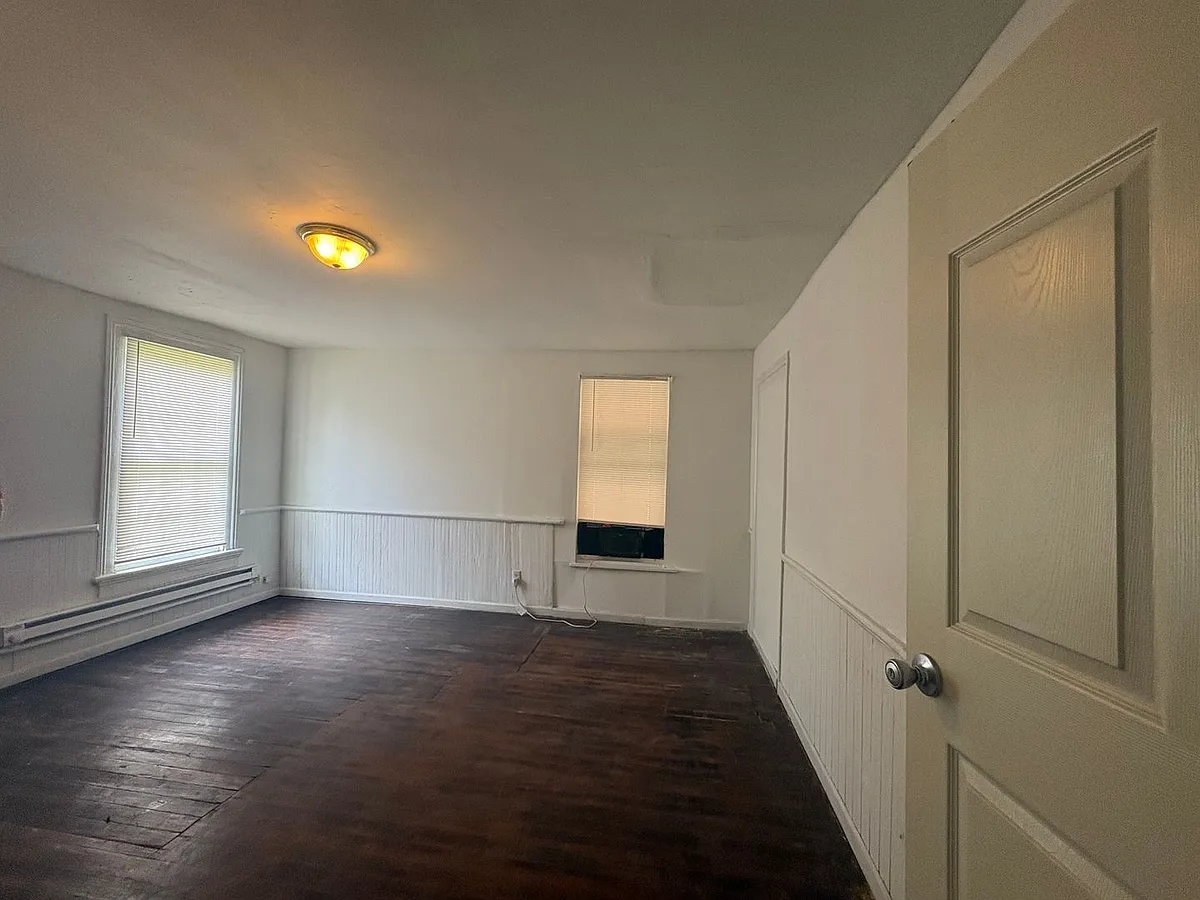 Photo 2 of 8 - 871 Mulberry St #F - Macon, GA Building Photo - 871 Mulberry St #F