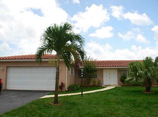 5212 Hayes St, Hollywood, FL 33021