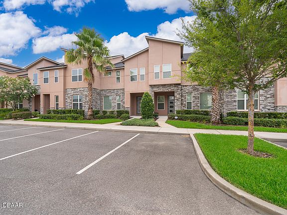 3rd image of 1612 Carey Palm Cir