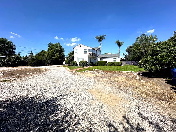 3rd image of 10847 Balboa Blvd