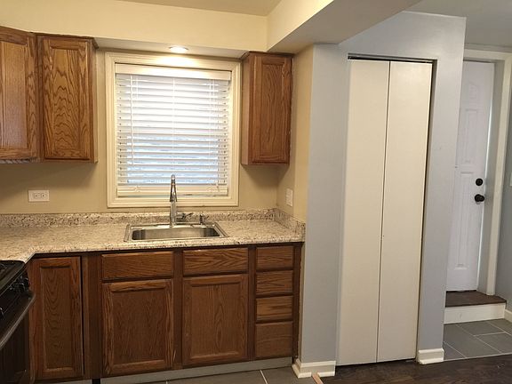 2nd image of 1748 W Newport Ave #1A