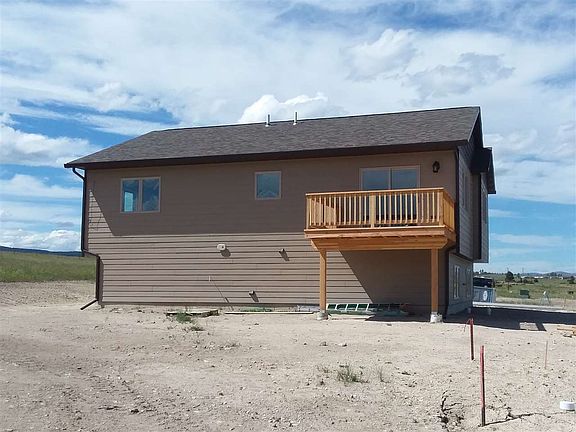 3rd image of 5947 Club House Ct