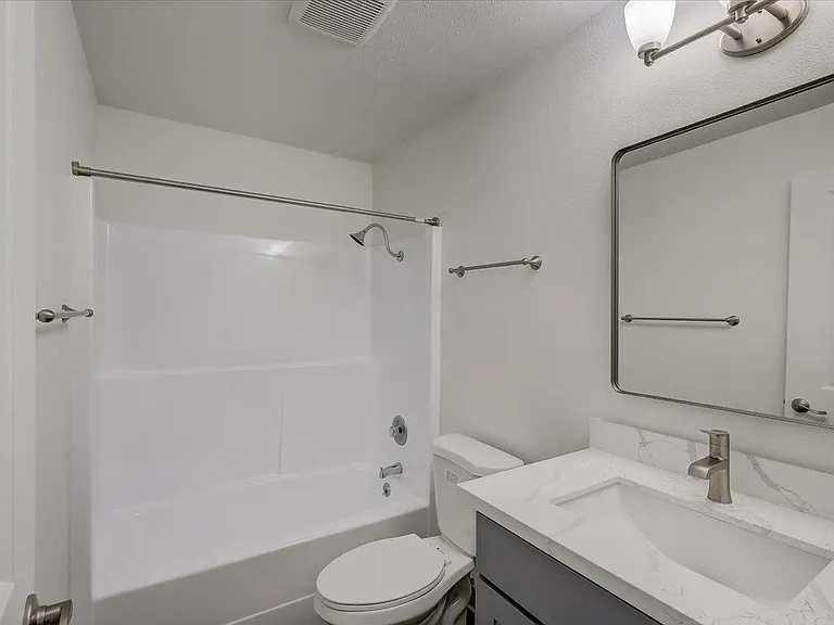 Overlook Terrace Apartments — Photo 59