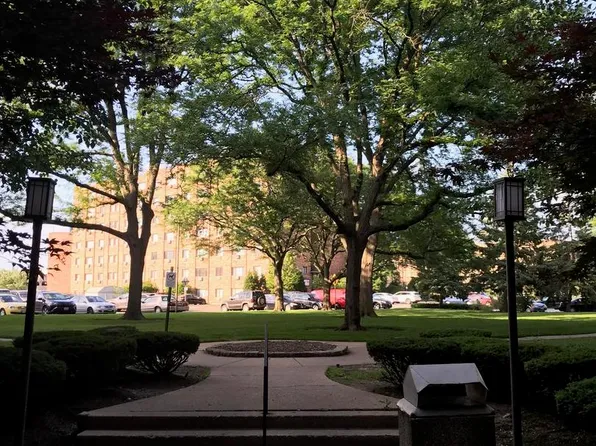 5310 N Chester Ave APT 326, Chicago, IL 60656