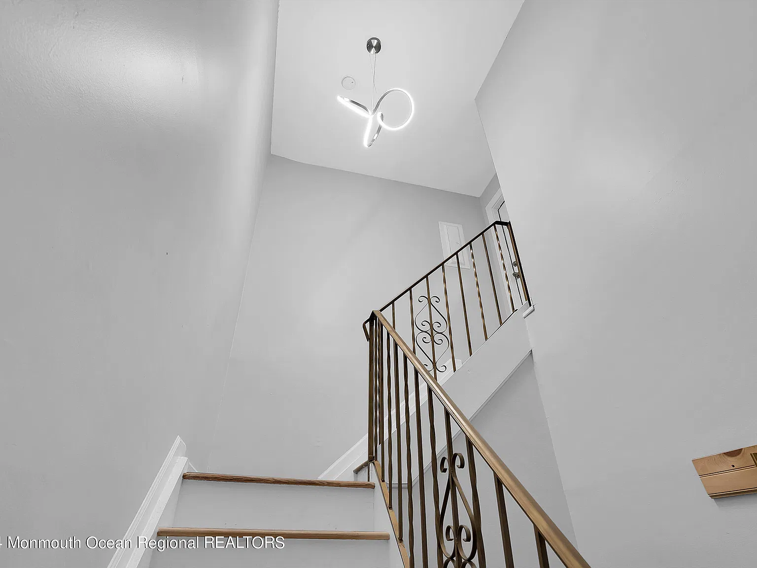 119 Avery Ave — Photo 3