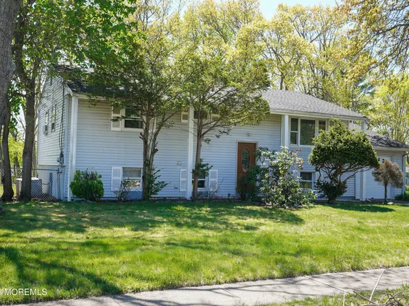 9 Newport Drive, Howell, NJ 07731