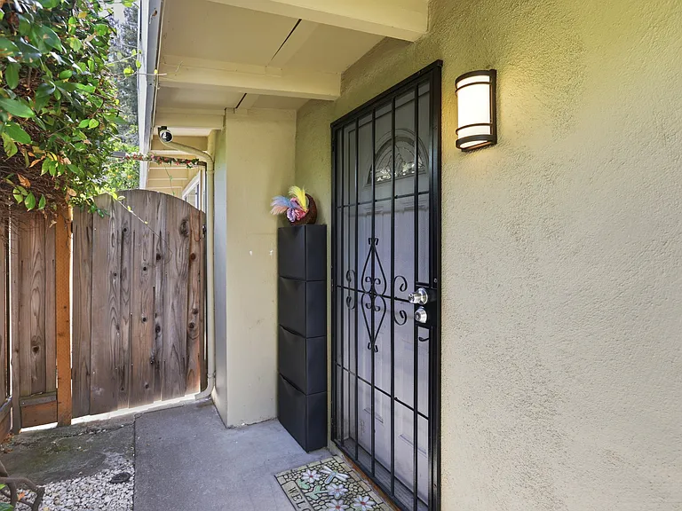 1398 McPherson St — Photo 3