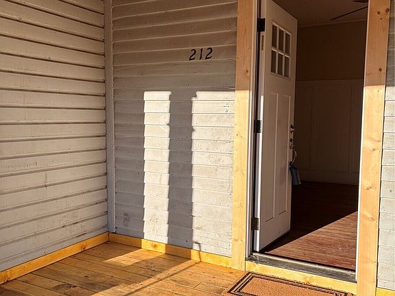 5th image of 212 N 1st Street