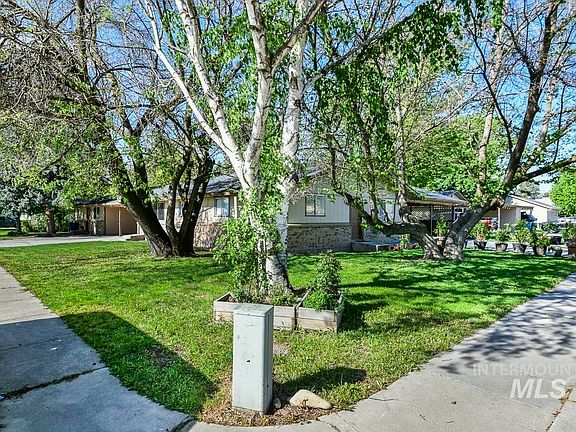3rd image of 1824 Poplar St