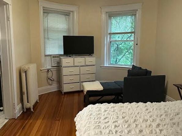181 Winthrop Rd APT 8