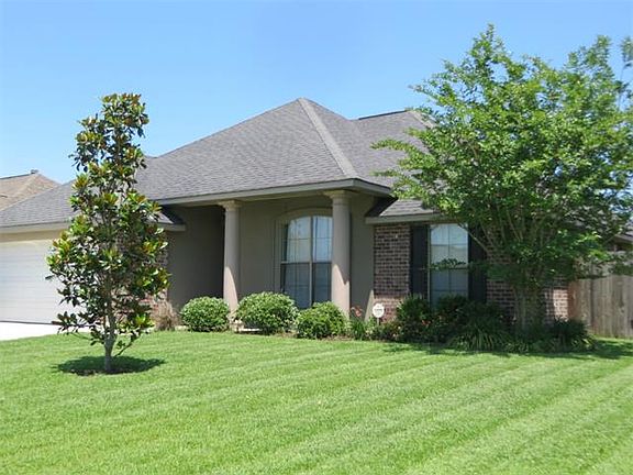 2nd image of 222 W Pin Oak Dr