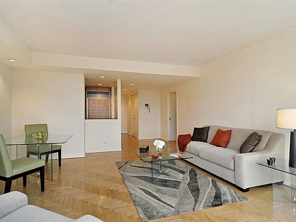 2nd image of 160 W 66th St APT 23A