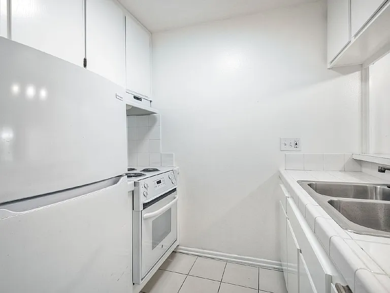 6202 Friars Rd #305 — Photo 9