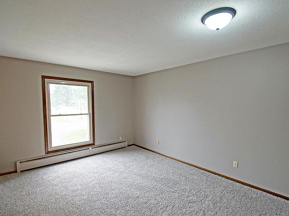 5th image of 805 11th Ave S APT 8