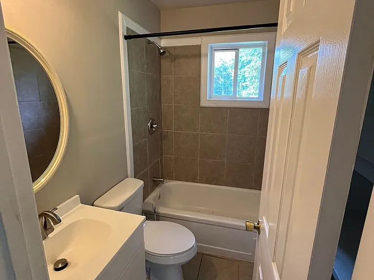 197 Wilkenson Dr NE — Photo 9
