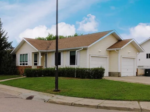 5224 W 23rd St, Lloydminster, AB T9V 2R2