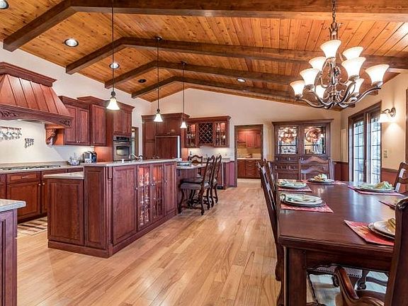 5th image of 7654 Pietz Ln