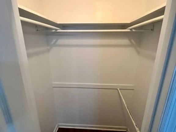 5th image of 230 Lanier Dr #9