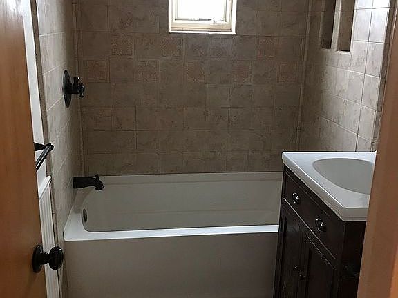 2nd image of 6711 Elwood Dr NW