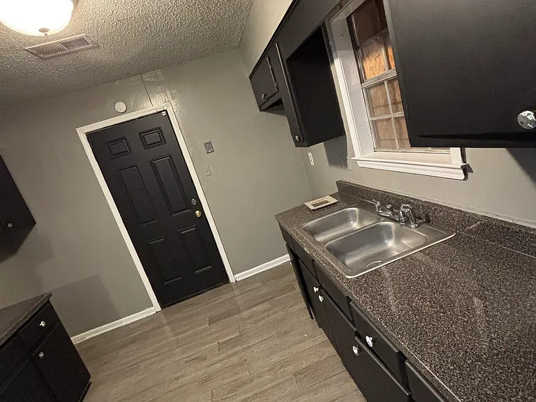 1161 Merchant St — Photo 2