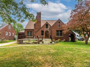 25 Sunset Rd, Cheektowaga, NY 14227