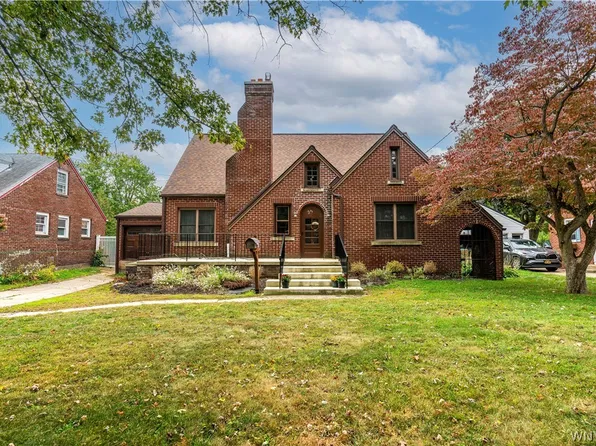 25 Sunset Rd, Cheektowaga, NY 14227