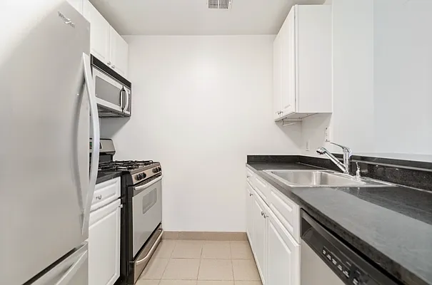 Rented by REAL New York | media 11