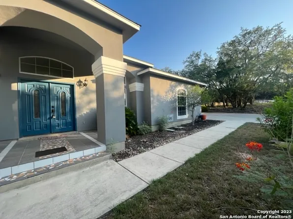 101 Cielo Vis, Canyon Lake, TX 78133