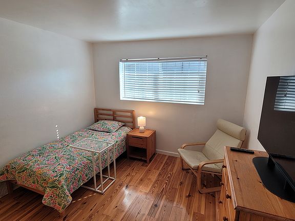 4th image of 9245 E Bellevue St