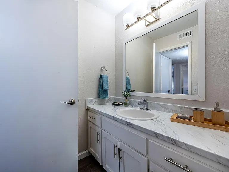 Chase Cove Apartments — Photo 15