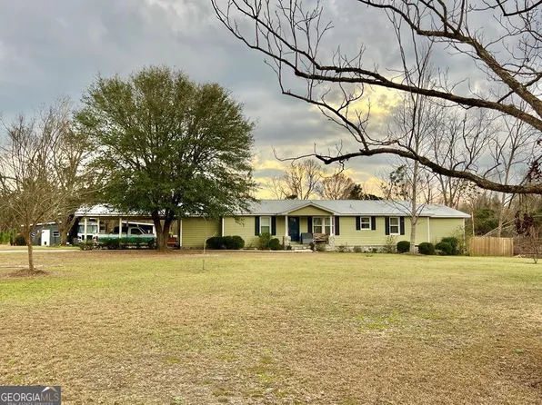 14 K McDaniel Rd, Hazlehurst, GA 31539
