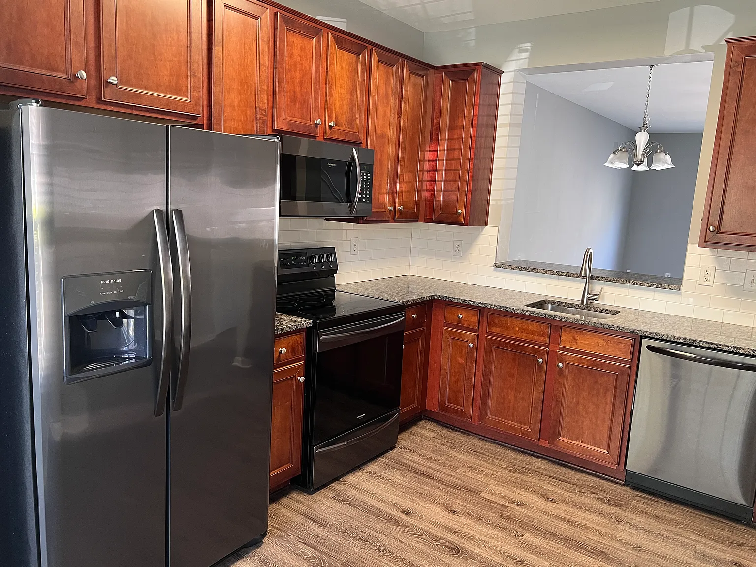 3010 Golden Dale Ln — Photo 3