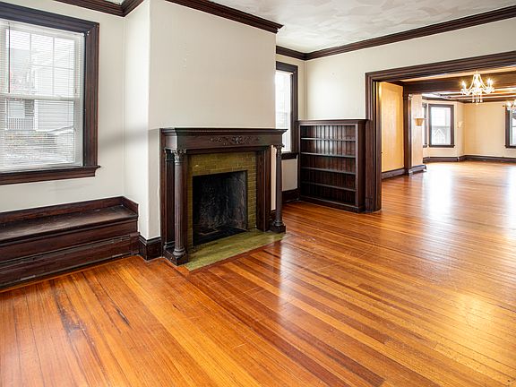 4th image of 130 Underwood St #1