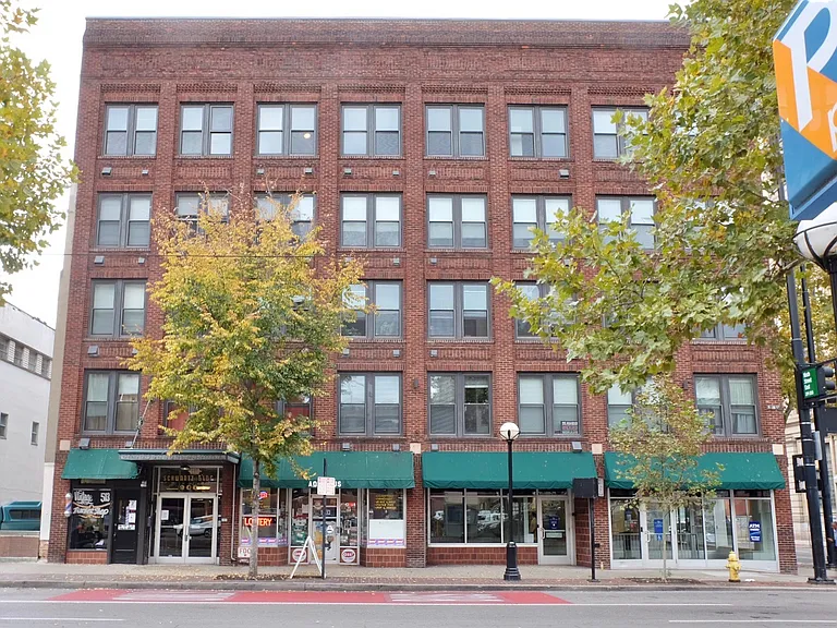 906 Main St #201 — Photo 4