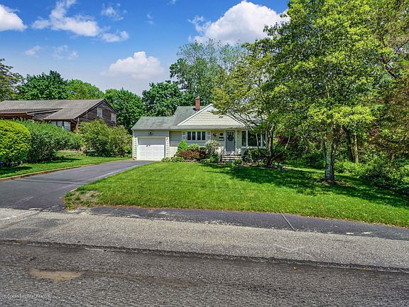 5th image of 10 East Dr