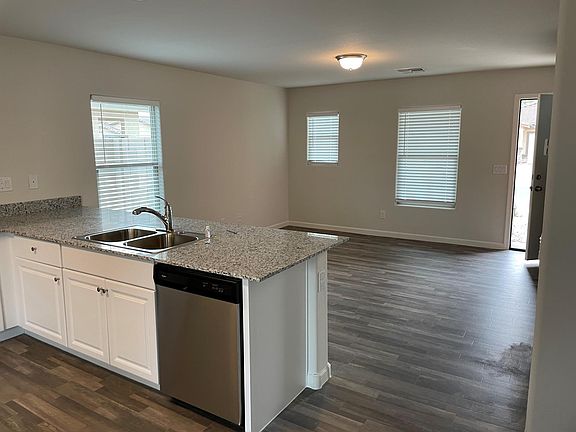 5th image of 1676 E Judi St