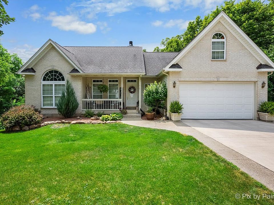 1st image of 915 Nippersink Rd
