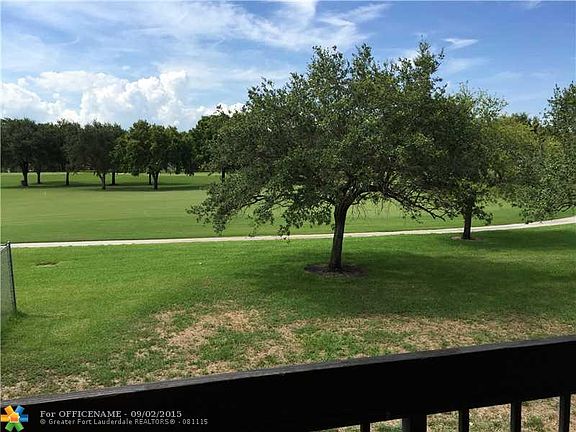 5th image of 4013 N University Dr #204