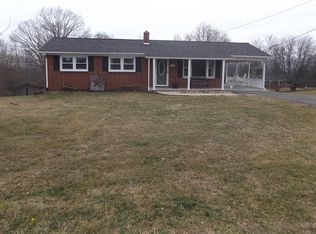 2166 Coon Ridge Rd, Hillsville, VA 24343