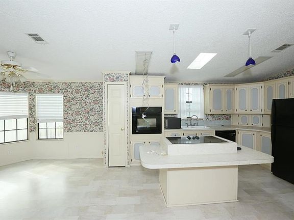 4th image of 842 Lychee Dr