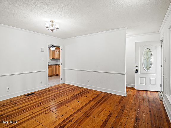 2nd image of 1116 Green Tee Lane