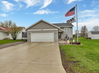 1880 W Shore Dr SW, Hutchinson, MN 55350