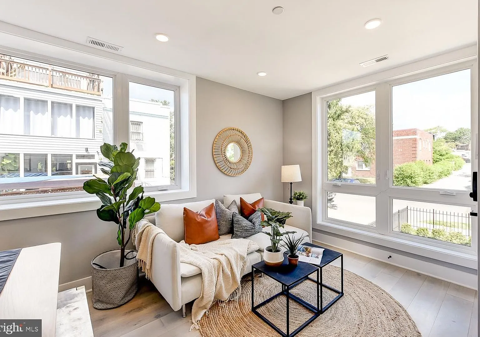 Modern 2BR/2BA with Parking in Trinidad! — Photo 2