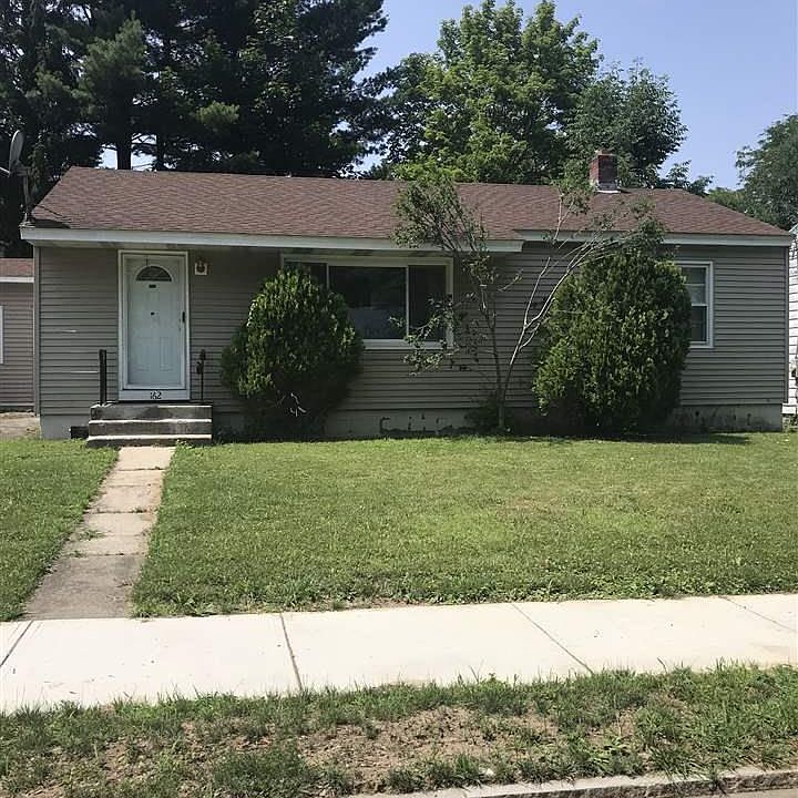 1st image of 162 S Pine Ave